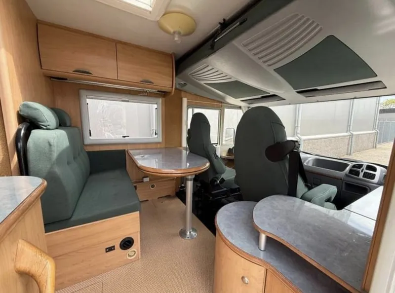 Autocaravana Burstner i690 Elegance