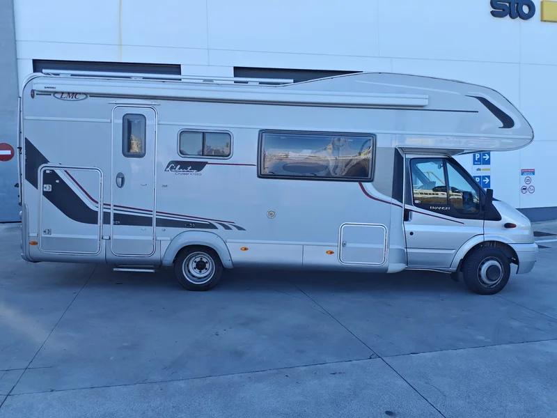 Autocaravana LMC Liberty Cruiser A728G - Exterior lateral